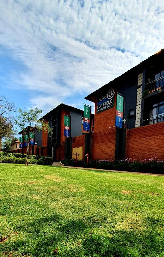 Hotel At Hatfield Apartments Pretoria Bagian luar foto