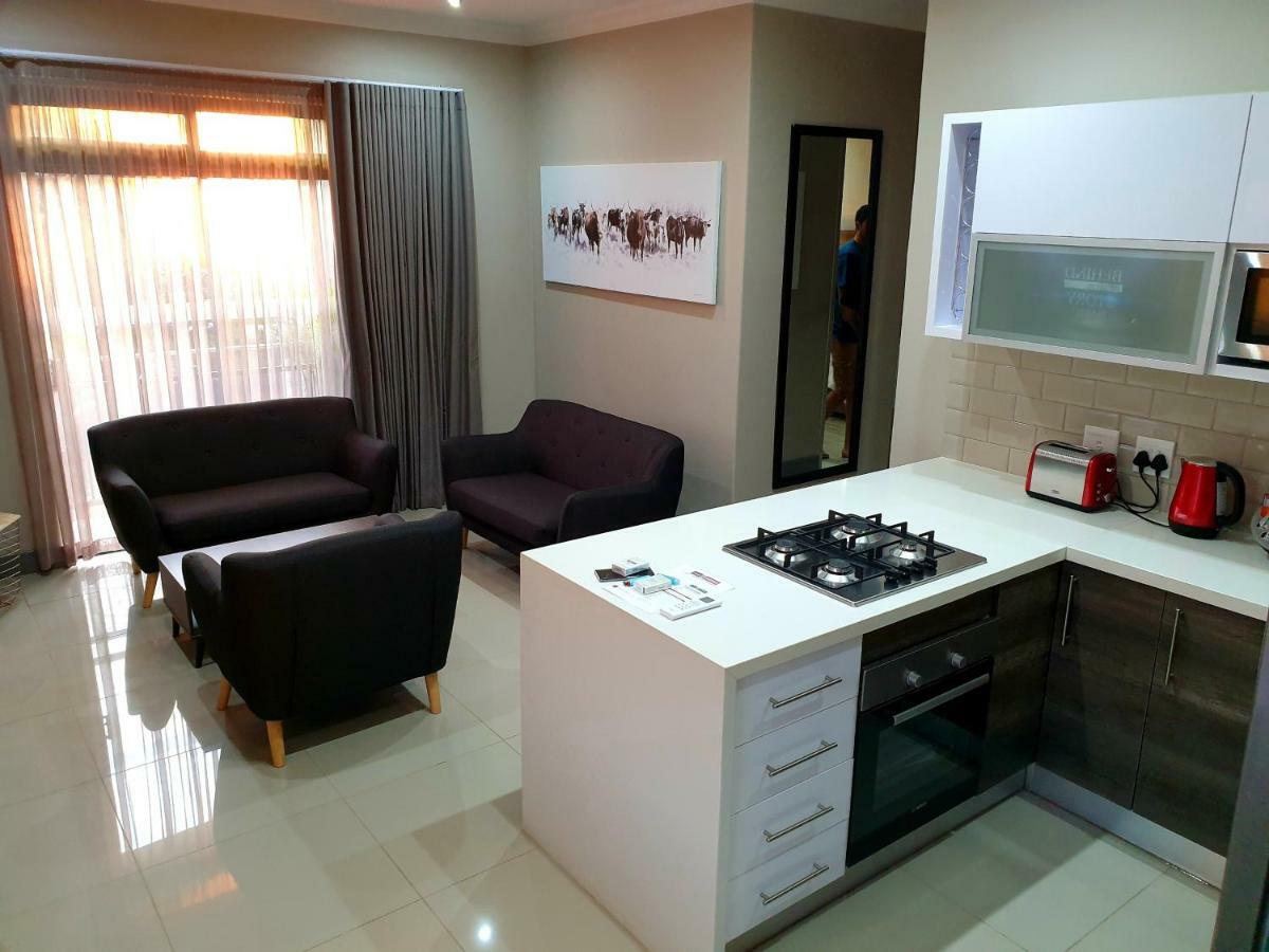 Hotel At Hatfield Apartments Pretoria Bagian luar foto