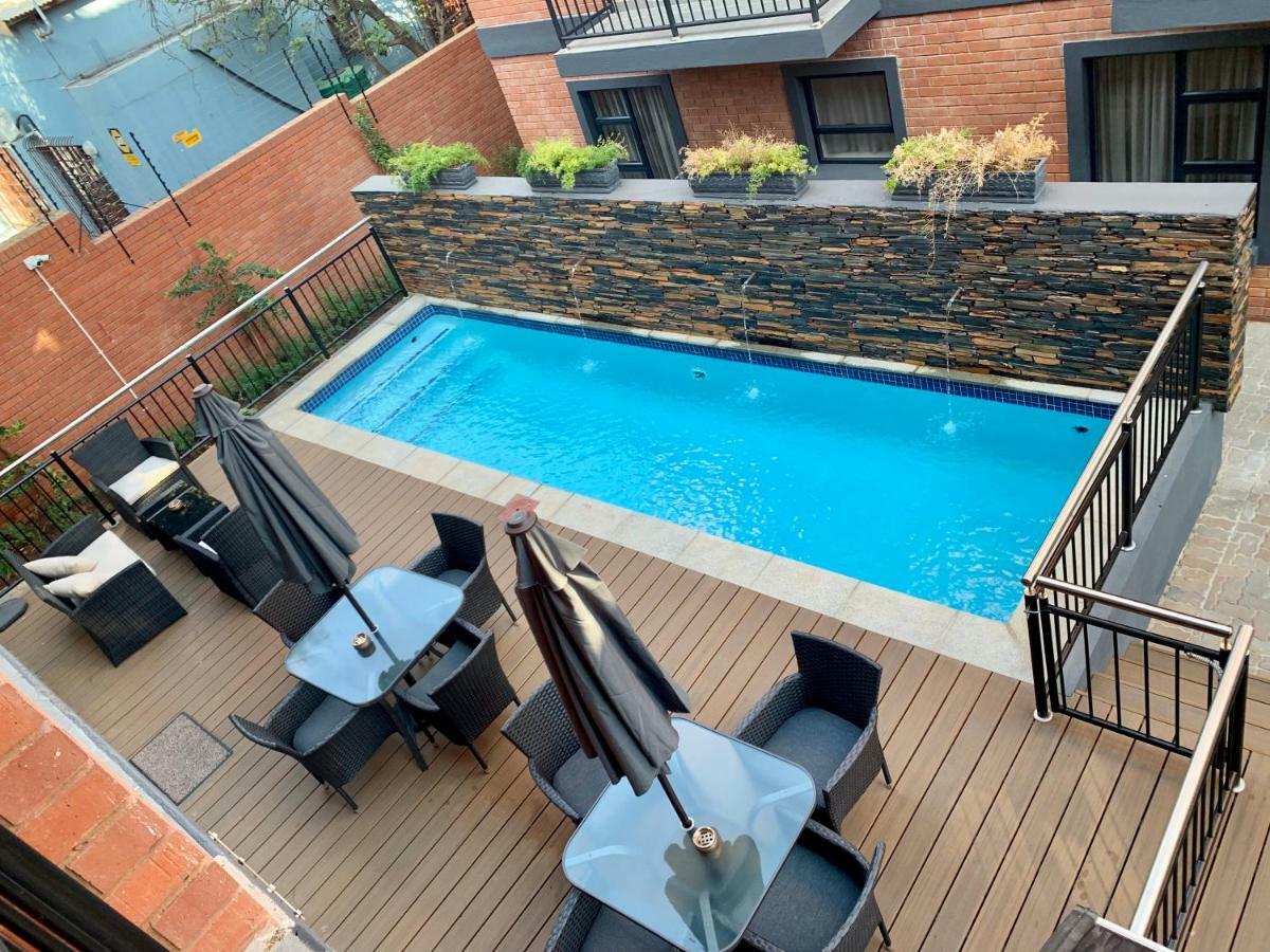 Hotel At Hatfield Apartments Pretoria Bagian luar foto